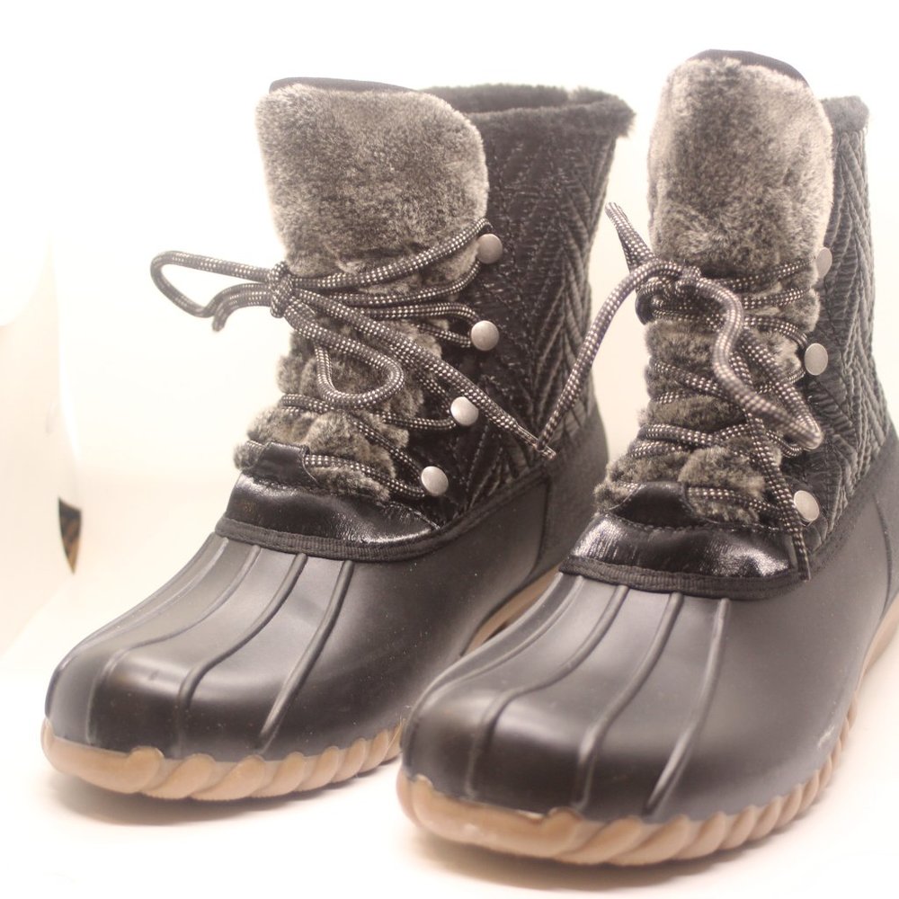 Baretraps Flash Women's Water-Resistant Winter Boots.  New.  Black.  Size 9M.